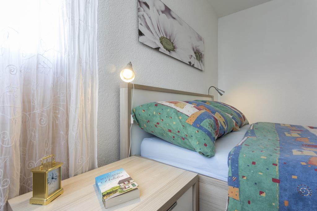 Apartment Haus Arnika Obersaxen Exterior foto